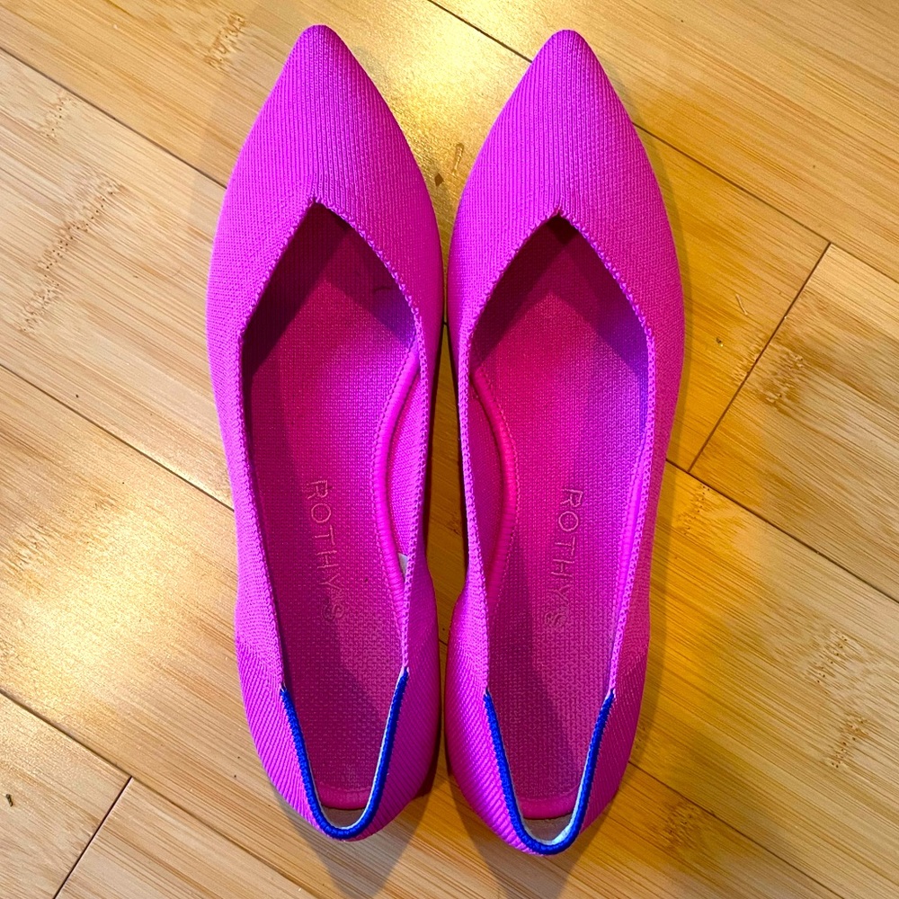 Rothy’s The Point in Dragonfruit sz 7.5